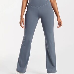 Gymshark Elevate Flared Leggings - Evening Blue - size Small